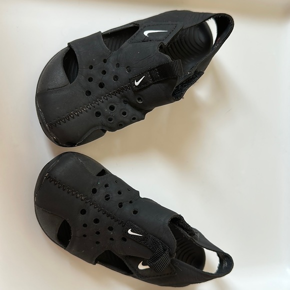 NIKE Toddler Sandals - Picture 1 of 9